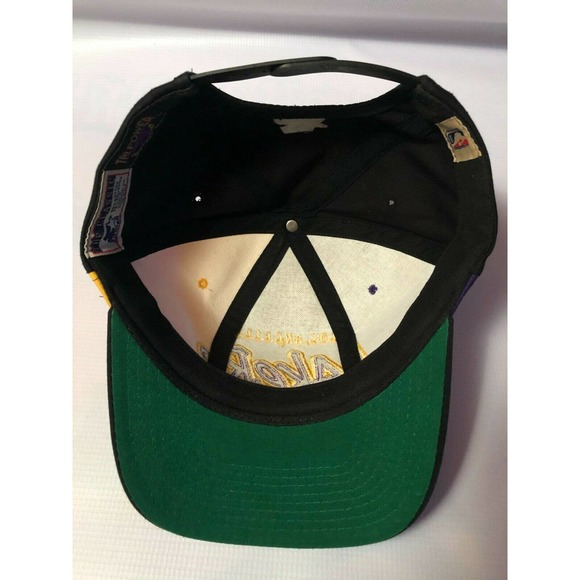 Vintage LA Lakers Starter Snapback Hat - Picture 5 of 5